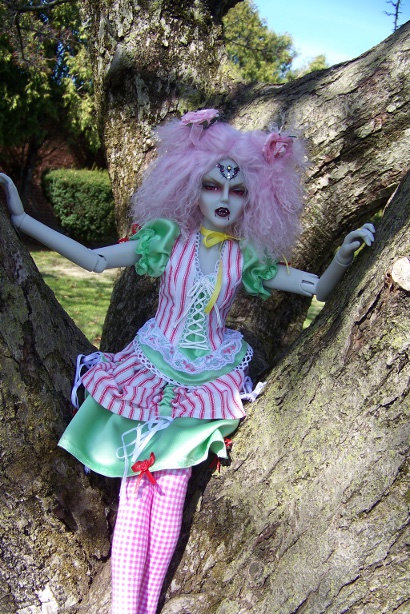 http://www.oddpla.net/blog/dolls/araminthe/bright/100_5286.JPG