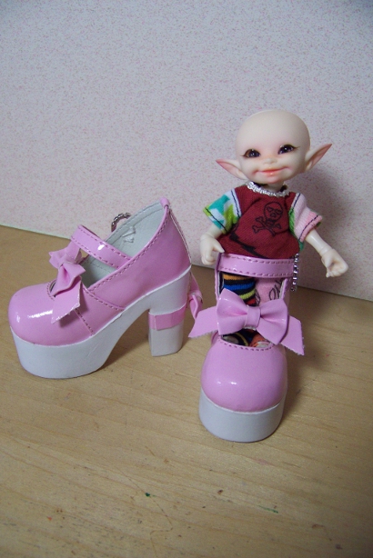 http://www.oddpla.net/blog/dolls/araminthe/outfit2/100_5088.JPG