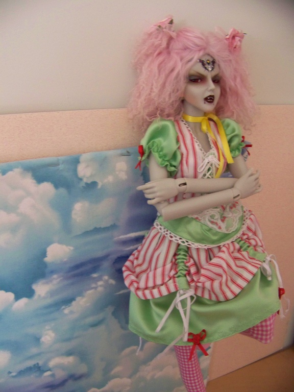 http://www.oddpla.net/blog/dolls/araminthe/sky/100_5501.JPG
