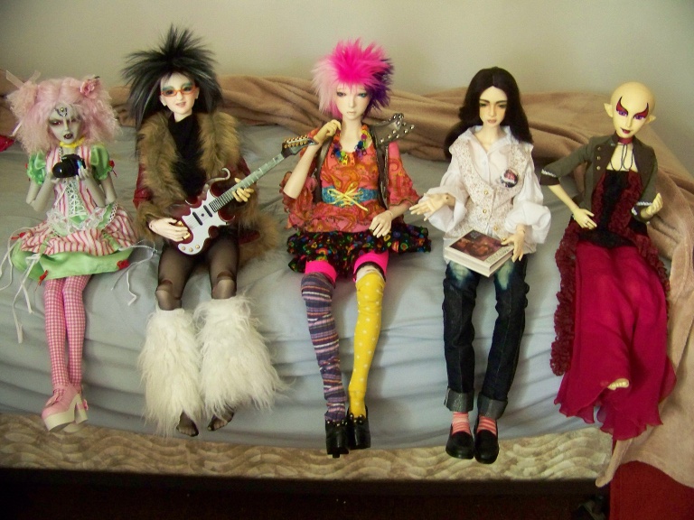 http://www.oddpla.net/blog/dolls/janvierjett/all/100_5951.JPG