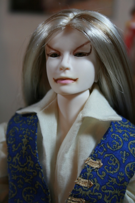 http://www.oddpla.net/blog/dolls/muses/lucian/IMG_6540.JPG