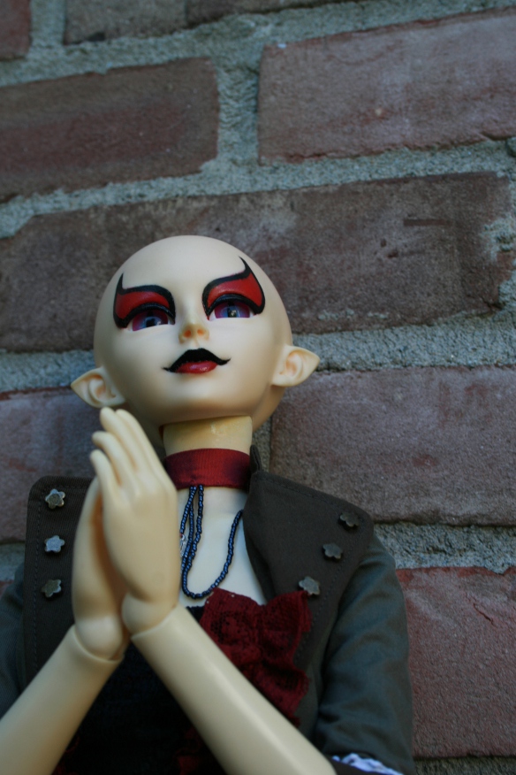 http://www.oddpla.net/blog/dolls/sardonix/pray/IMG_6466.JPG